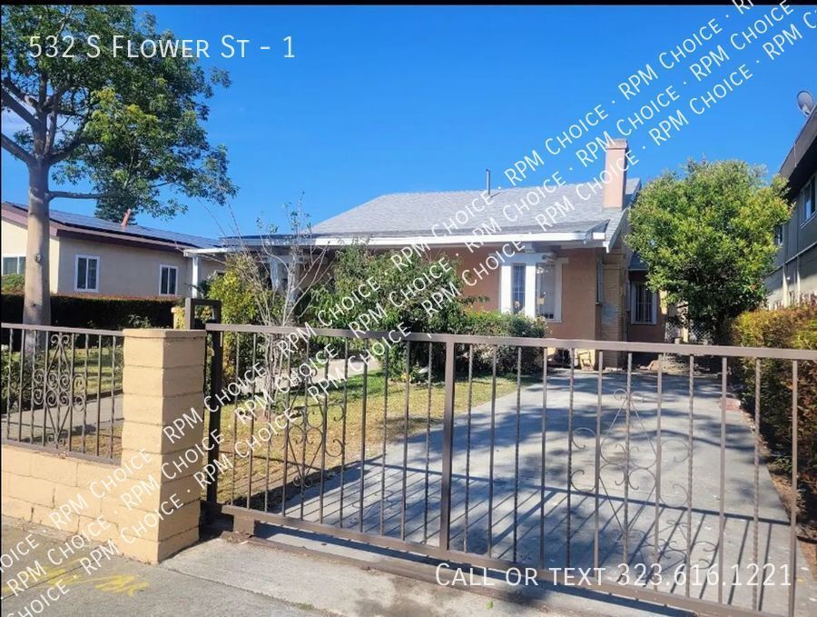 Primary Photo - 2800 sqft Front House next to SOFI stadium