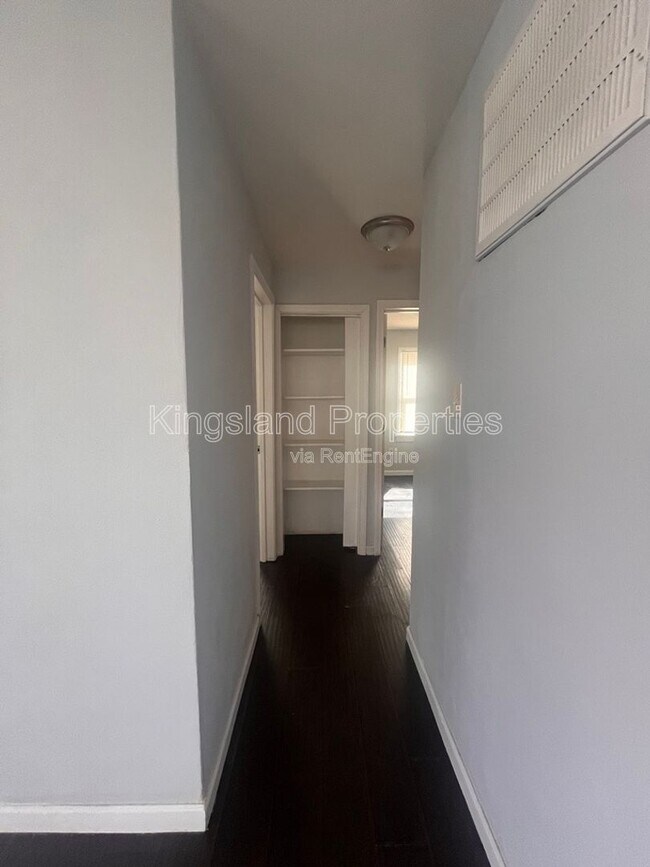 Foto del edificio - 8204 Church St