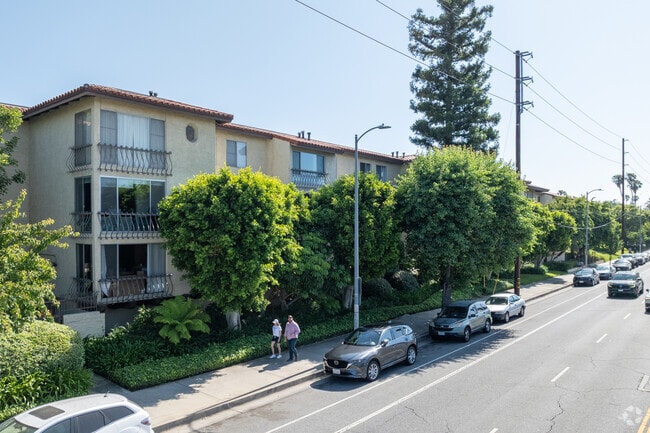 Building Alternate - Briarcrest Condominiums