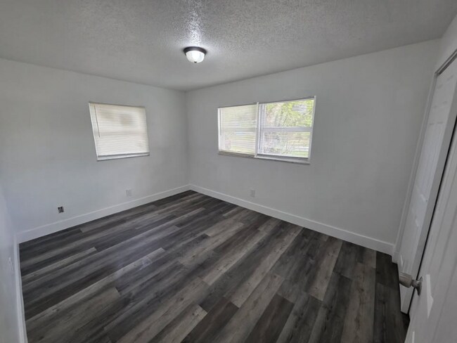 Foto del edificio - 2708 Broadway