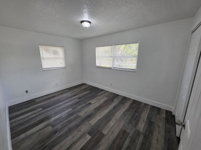 Building Photo - 2708 Broadway