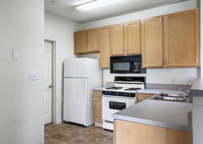 Building Photo - 9410 Links Ln