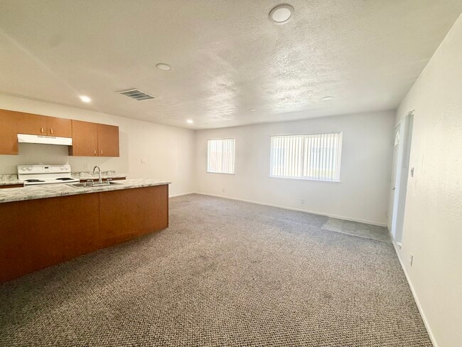 Building Photo - 2205 Palisade Ave