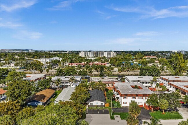 Foto del edificio - 329 SW 1st Ct