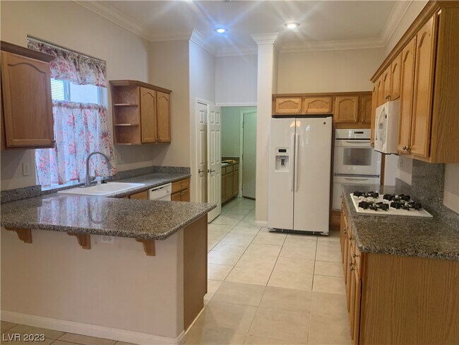 Foto del edificio - 9809 Miss Peach Ave