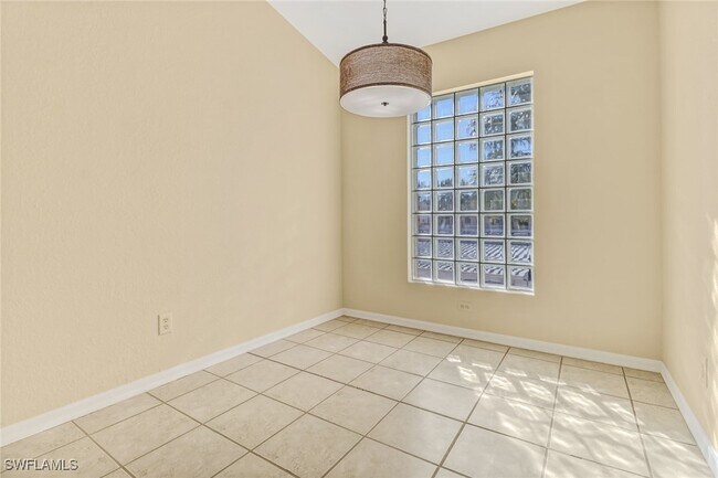 Foto del edificio - 26705 Little John Ct