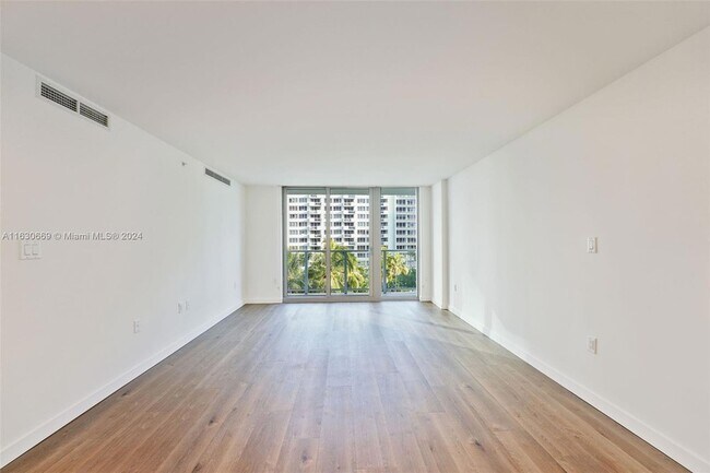 Foto del edificio - 1500 Bay Rd