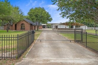 Building Photo - 413 S Los Cerritos Cir