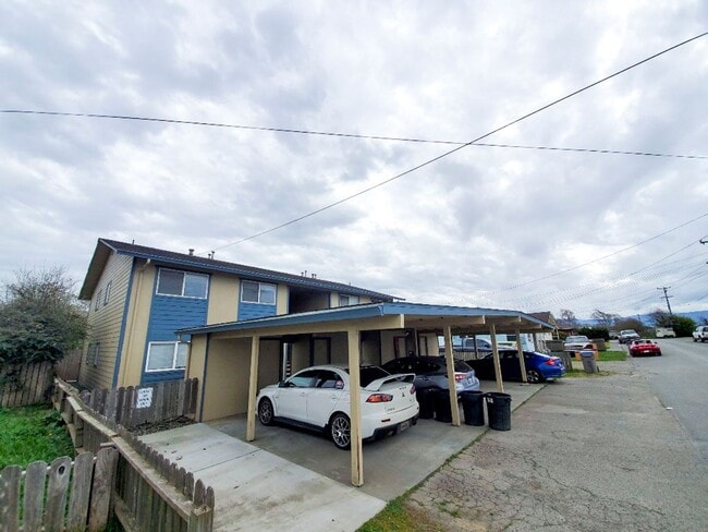 Building Photo - 431 S 16th St