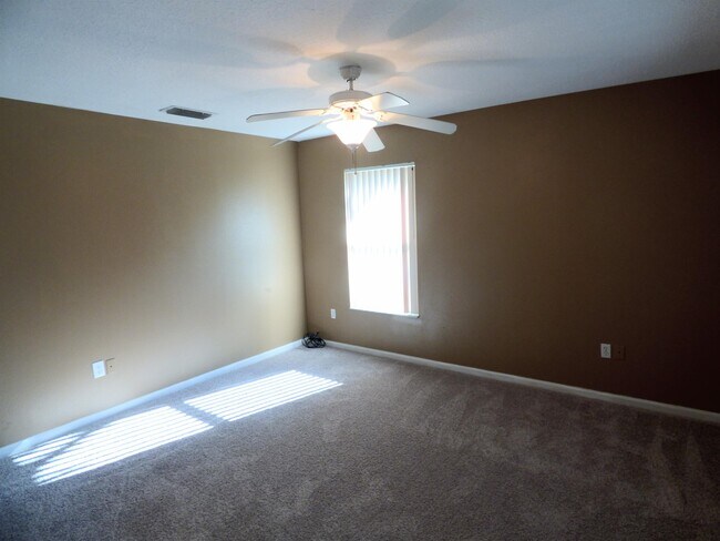 Building Photo - 3719 Brentwood Blvd
