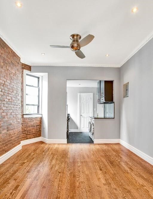 Building Photo - 722 Tenth Avenue