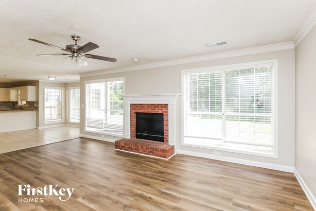 Foto del edificio - 2405 Fosters Mill Ct NW