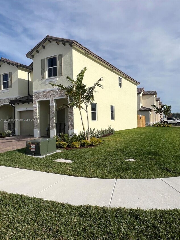 Foto principal - 2463 SE 29th St