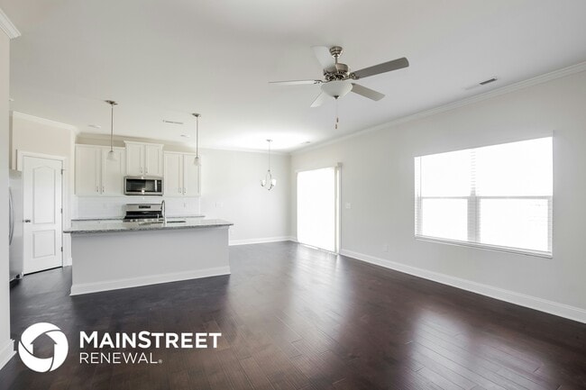 Building Photo - 2115 Vecchio Dr