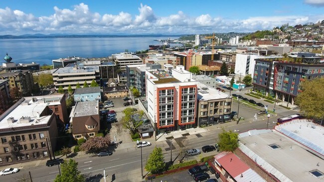 Building Photo - Studio in VIVID Queen Anne