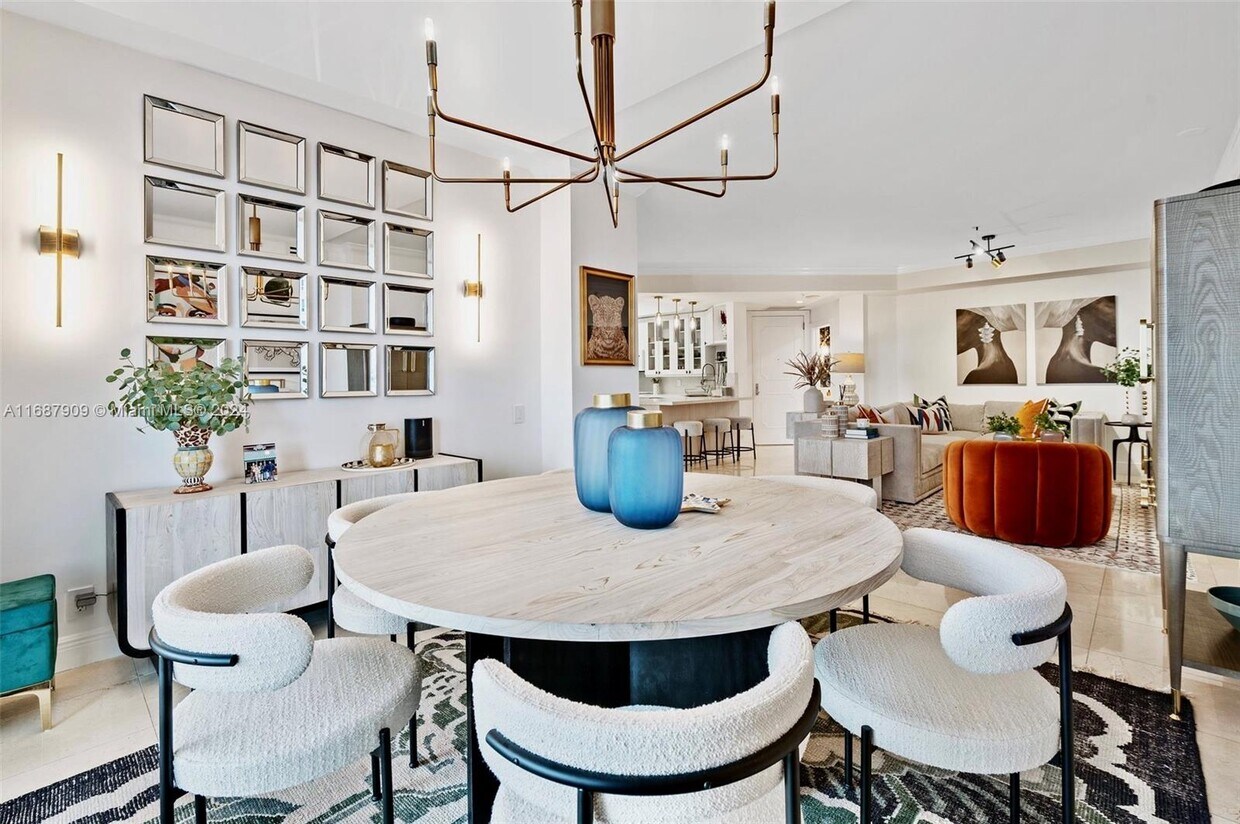 Foto principal - 888 Brickell Key Dr