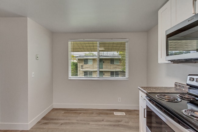 Building Photo - 2103 E 3300 S