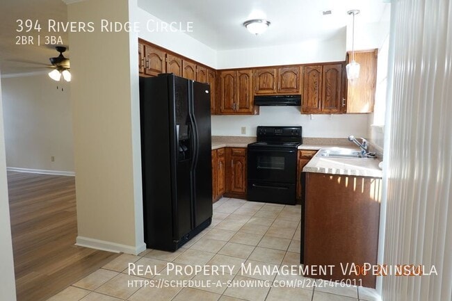 Foto del edificio - 394 Rivers Ridge Cir