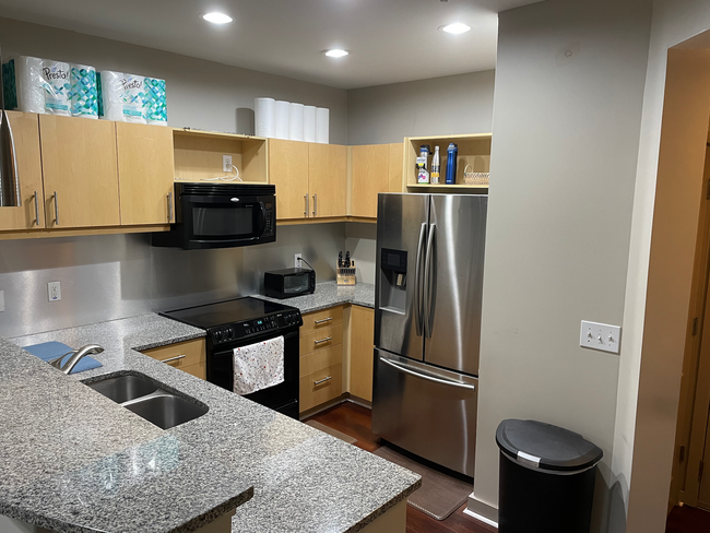 Kitchen - 390 17th St NW