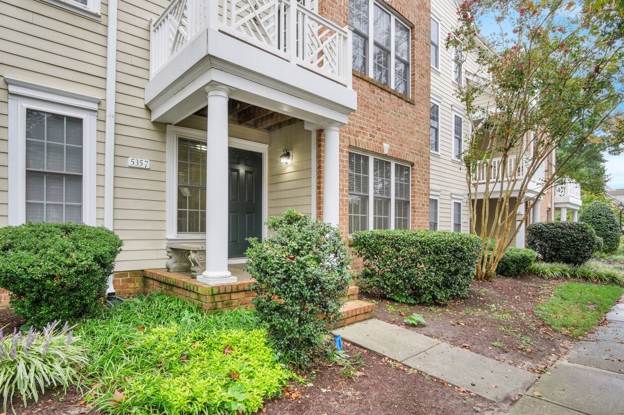 Front - 5357 Discovery Park Blvd (Williamsburg, VA)