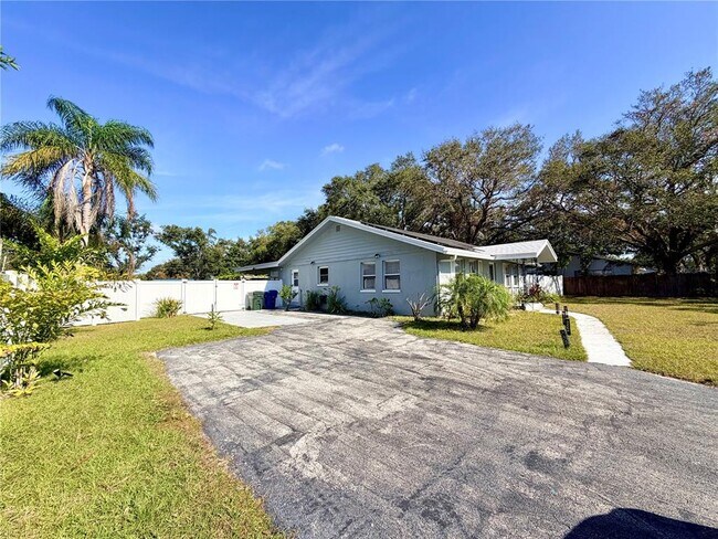 Foto del edificio - 3295 Adrian Ave