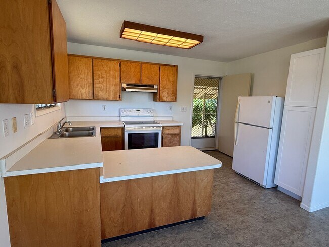 Foto del edificio - Fully Fenced & Gated 2BR/1BA Home