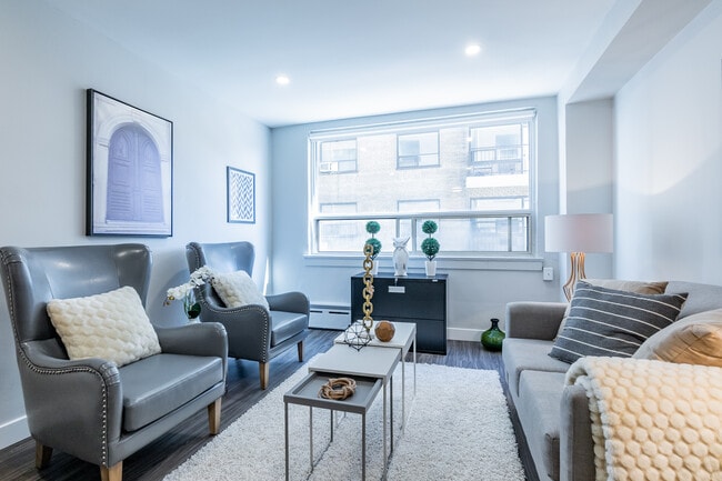 Eighty-five on Wellesley - Eighty-five on Wellesley Apartments