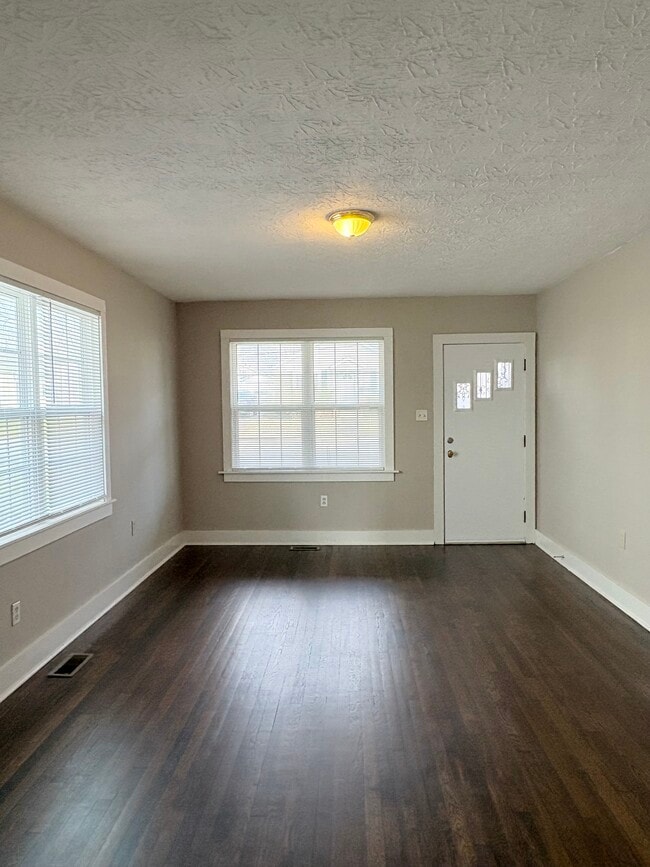 Building Photo - 1428 Nutwood St