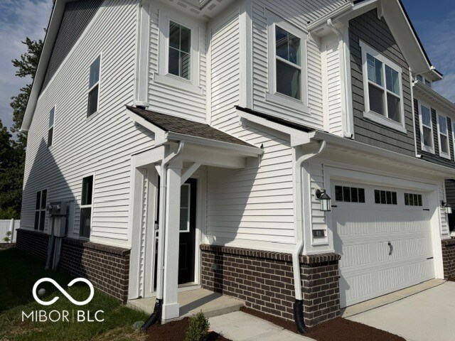 Foto del edificio - 418 Monarch Ln