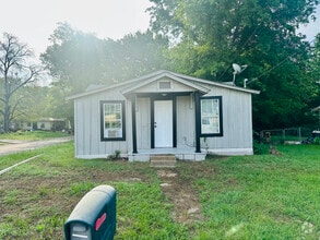 Building Photo - 801 S Roden Ln