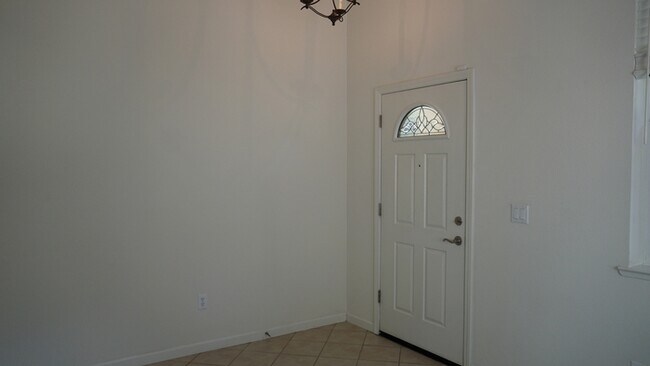 Foto del edificio - Spacious 3 bedroom 2 bath home in Rancho Cordova!!