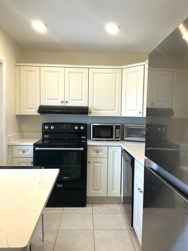 Building Photo - 5580 Tamberlane Cir