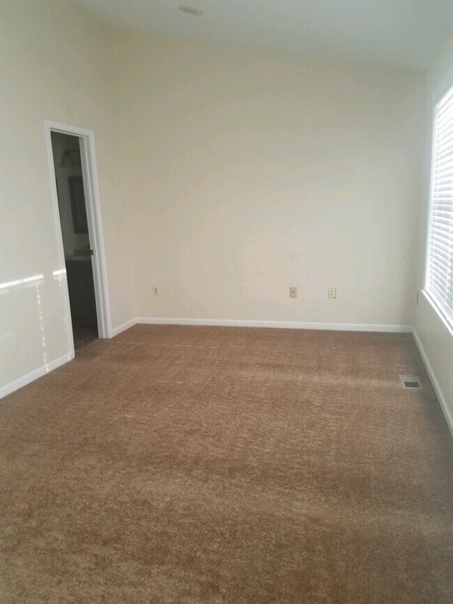 3rd Floor - Master Bedroom - 4410 Lieutenant Lansdale Place