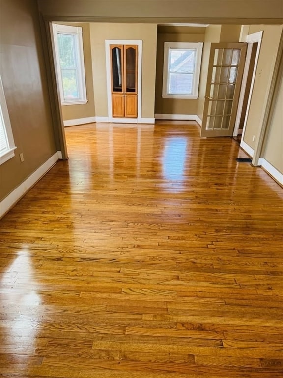 Building Photo - 10 Kenwood Terrace