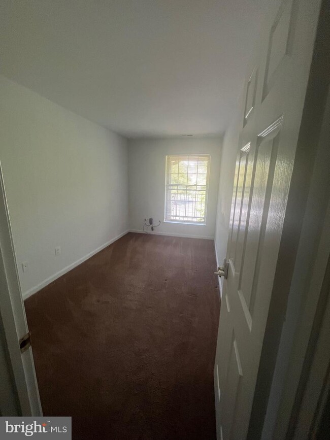 Building Photo - 205 Cross Pointe Ct