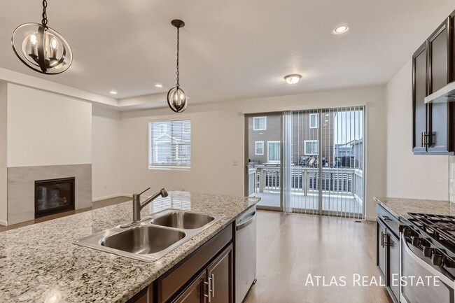 Building Photo - 4 WEEKS FREE RENT IF MOVED IN BY 10/31!  |...