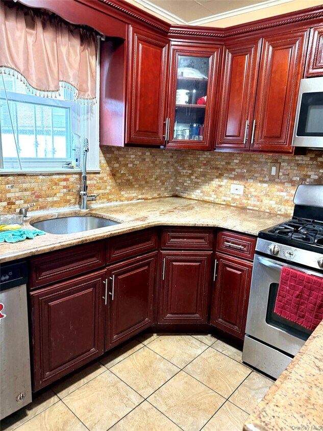 Foto del edificio - 94-18 225th St