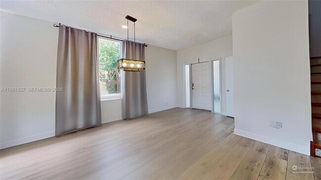 Foto del edificio - 3760 Westminster St