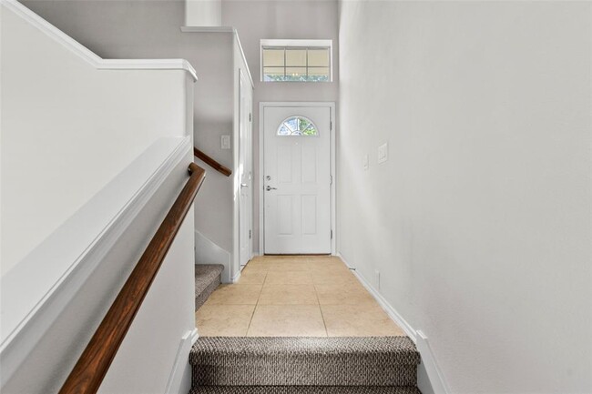 Foto del edificio - 13600 Breton Ridge St
