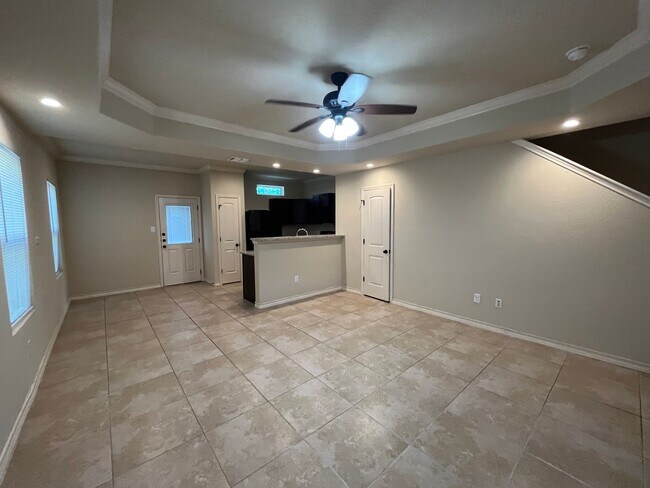 Foto del edificio - 6618 Mia Way