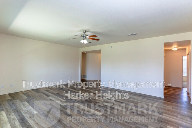 Foto del edificio - 3204 Canadian River Loop