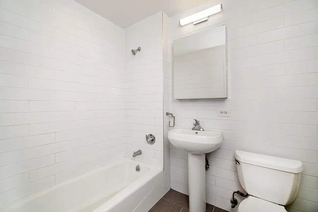 Building Photo - 152 Ludlow St