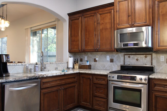 Building Photo - 7320 Orchard Cir