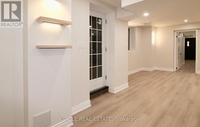 Building Photo - 169 Yates Dr