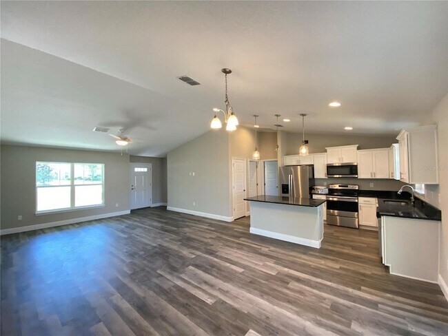 Building Photo - 5221 SW 115th Loop