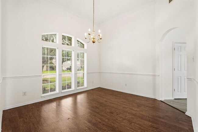 Building Photo - 9322 Eaglewood Glen Tr