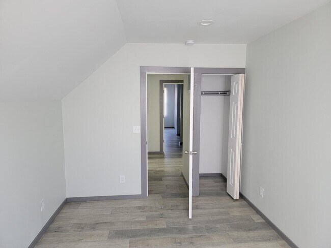 Building Photo - 1111 N Dearborn St