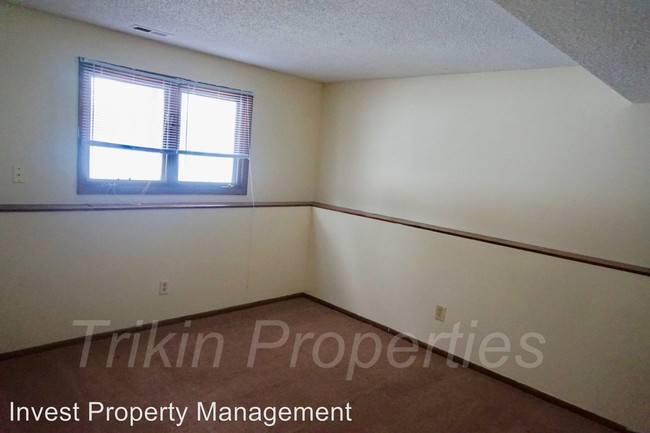 Building Photo - 1240 Norton Ave NE