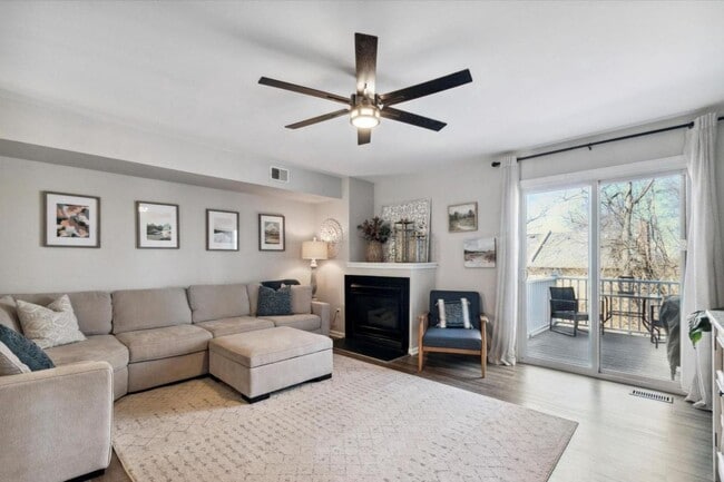 Building Photo - 4 Bedroom 2 Bath Townhome in Exton Station
