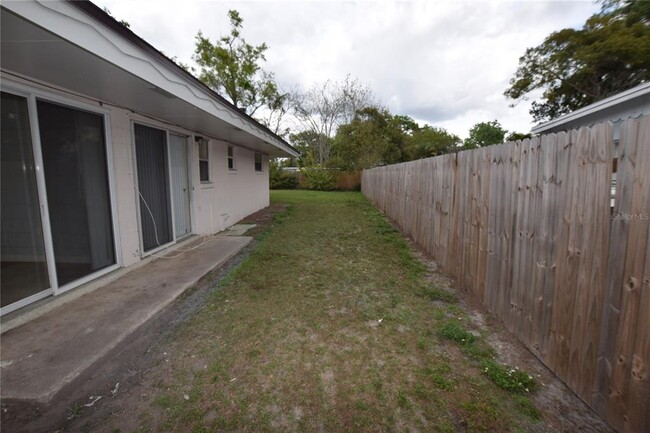 Building Photo - 1031 Royal Palm Ave